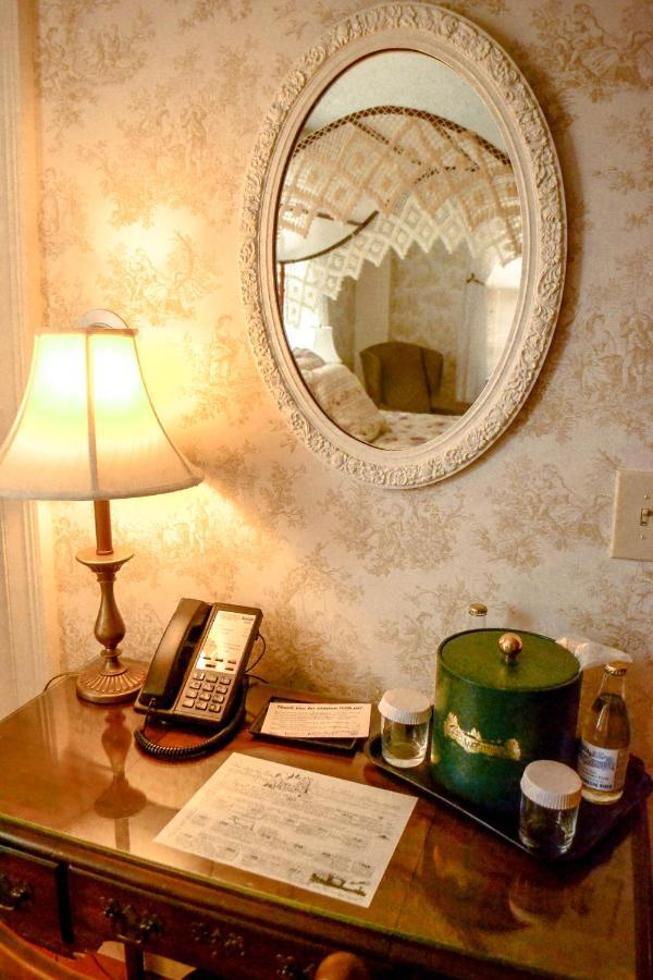 The Quechee Inn At Marshland Farm Extérieur photo